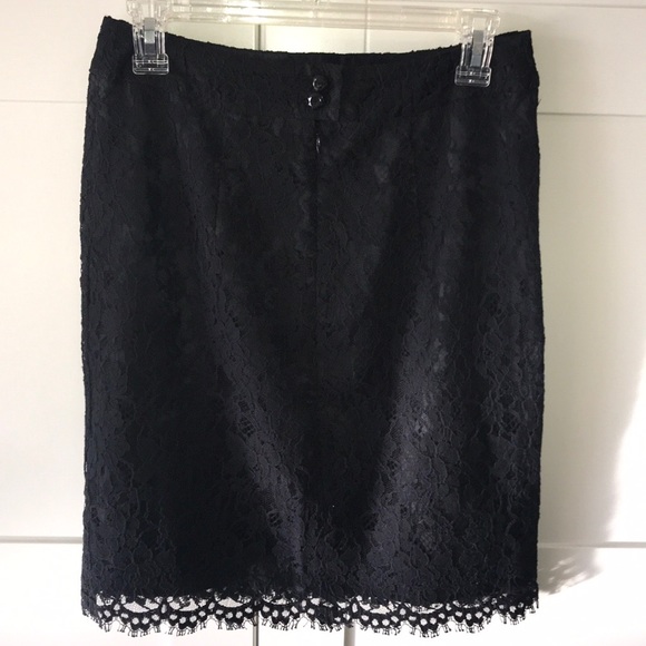 New Banana republic black lace pencil skirt - Picture 2 of 4